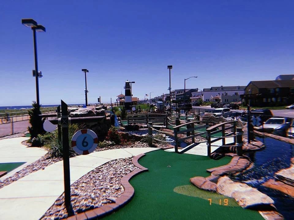 Island Mini Golf
